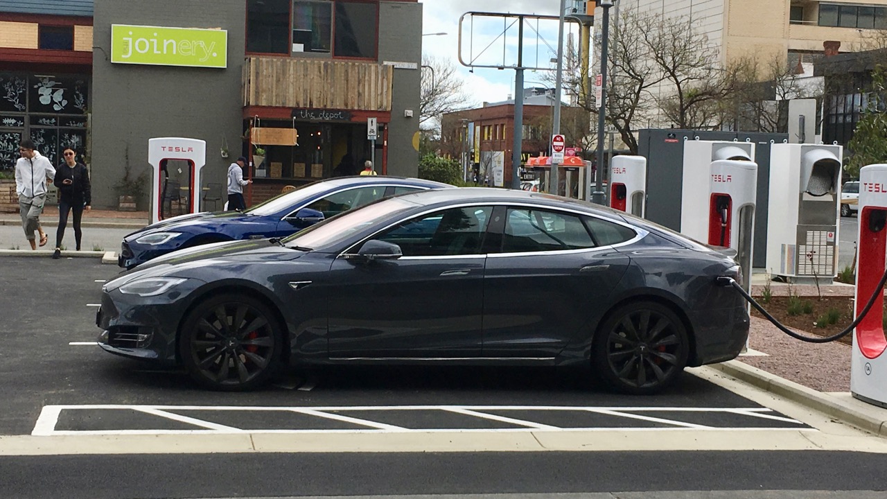 Tesla S