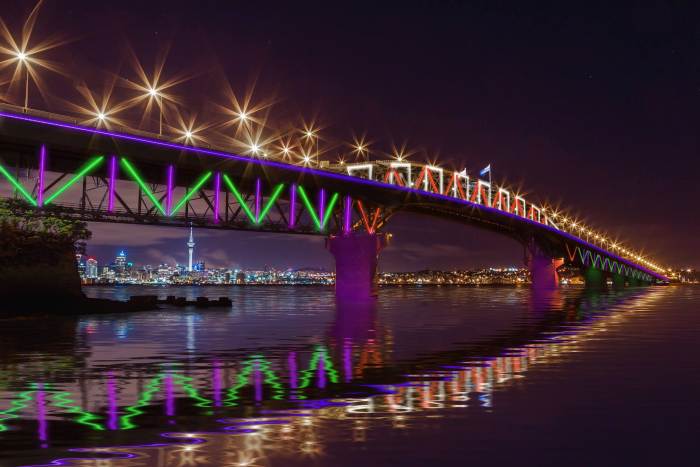 Auckland Harbour Bridge - solar and battery storage