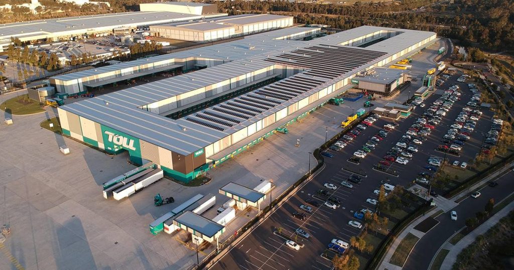 Solar panels on Toll Express Parcels Bungarribee depot