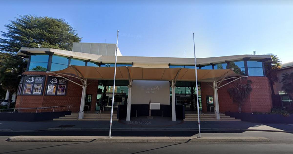 Solar energy for Bathurst Memorial Entertainment Centre