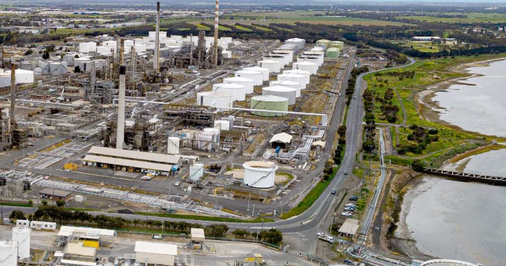 Solar Panels May Help Power Geelong Refinery Solar Quotes Blog