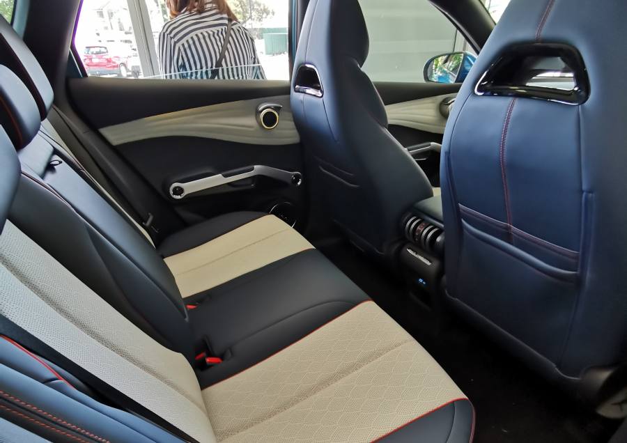 Atto 3 interior rear