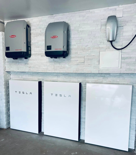 Fronius inverter and Tesla Powerwall installation.