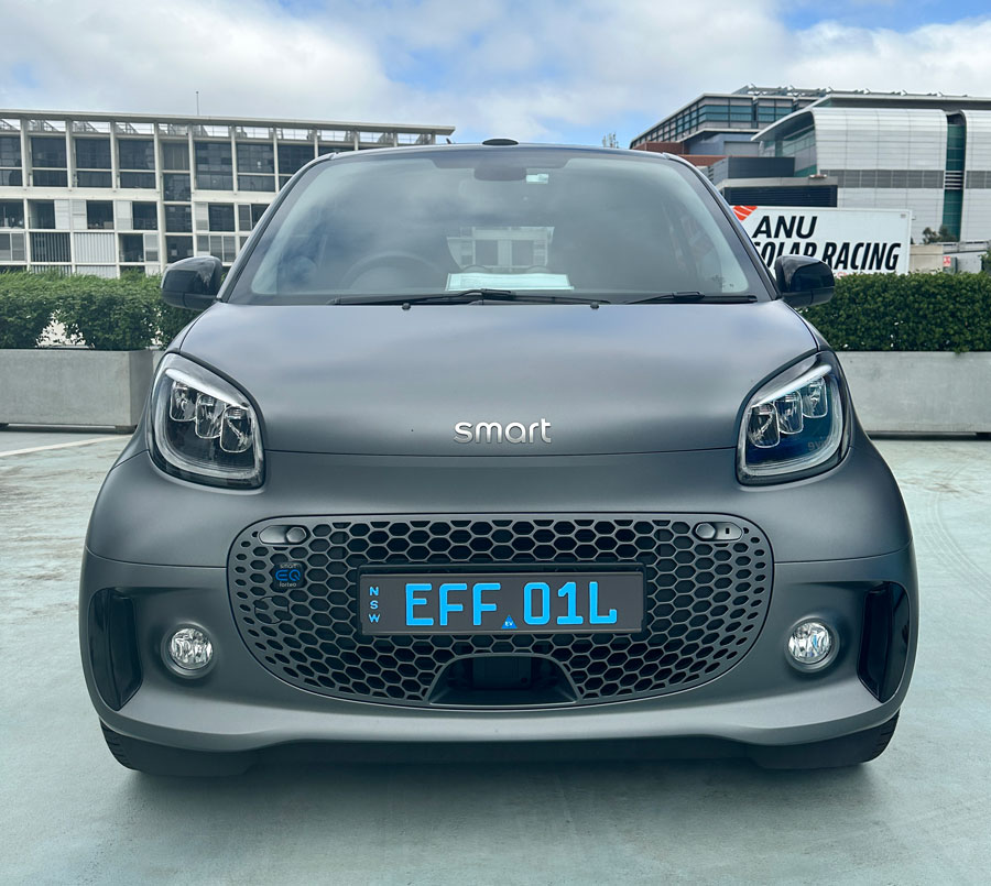 Smart EQ with plate "EFF O1L"