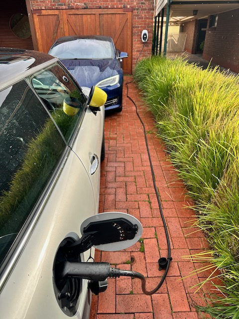 charging an electric car with a 10m cable