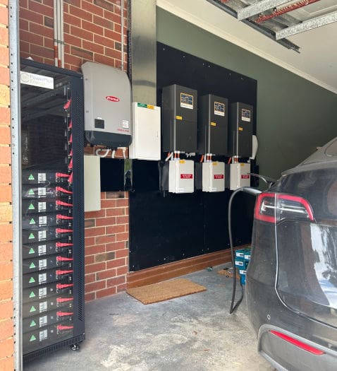 EV being charged from 3 phase battery backed solar power