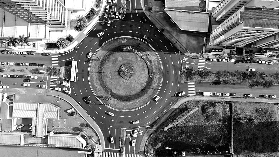 Traffic roundabout