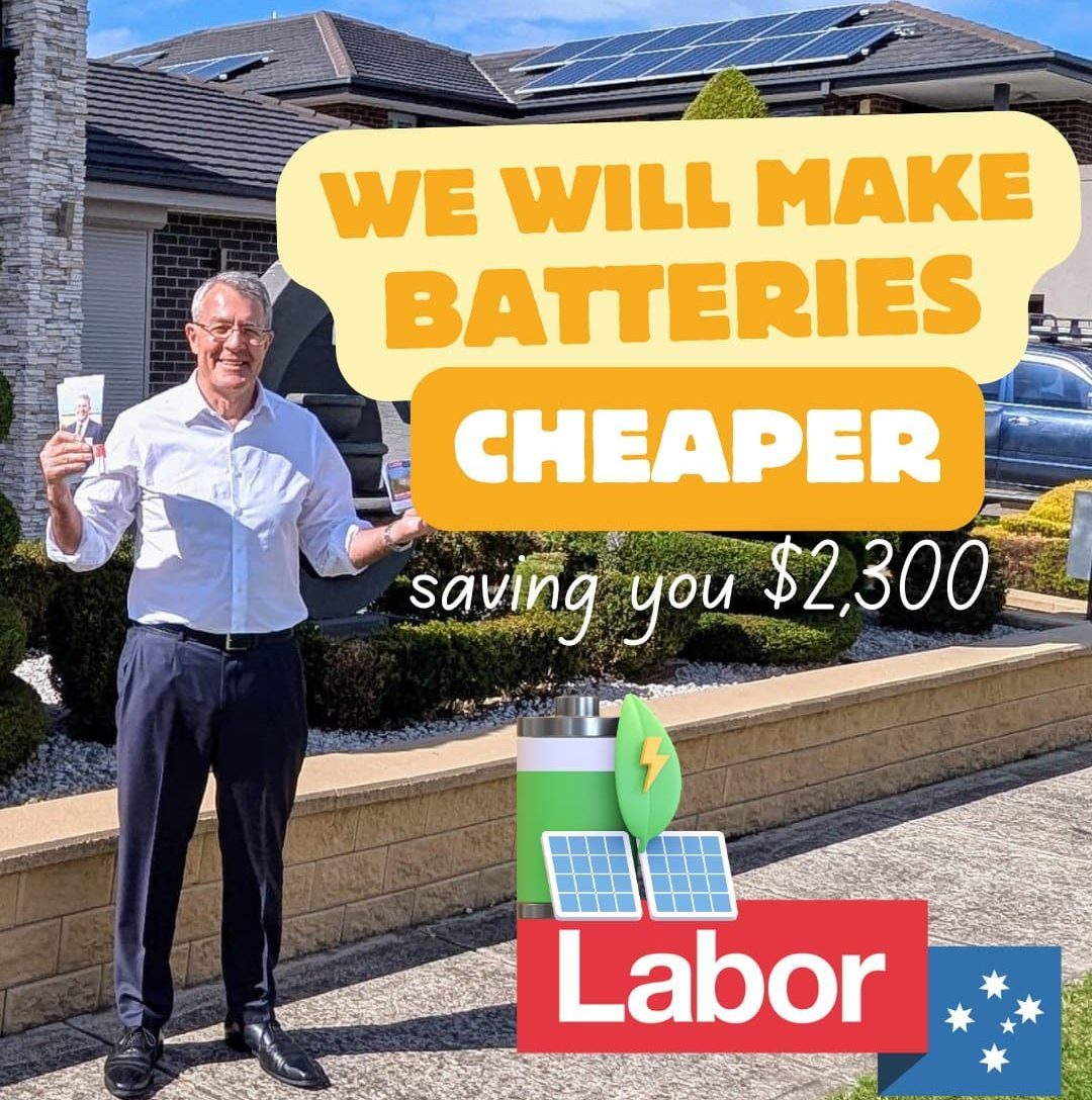 Politician Mark Dreyfus promotes Labor's battery rebate