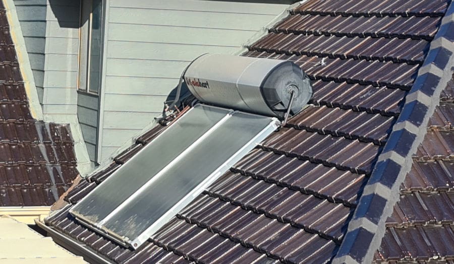 roof mounted solar hot water service