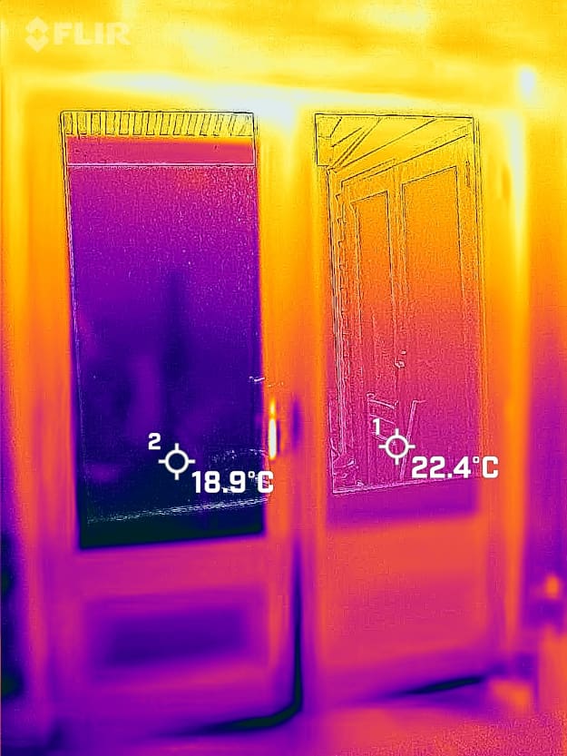 Thermal images of french doors with temperature