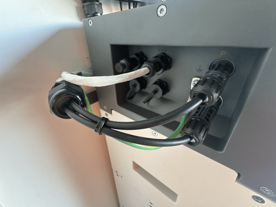 Exposed cables