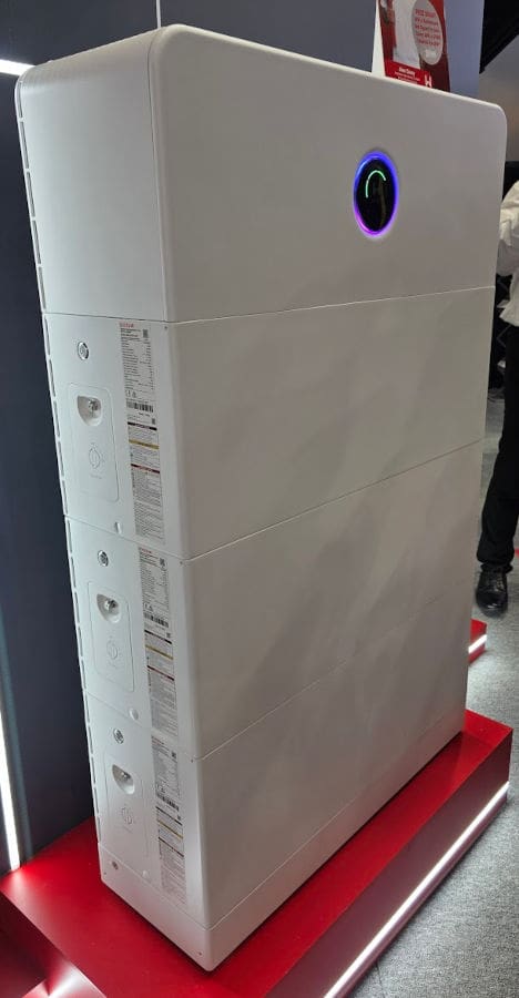 GoodWe stackable battery inverter