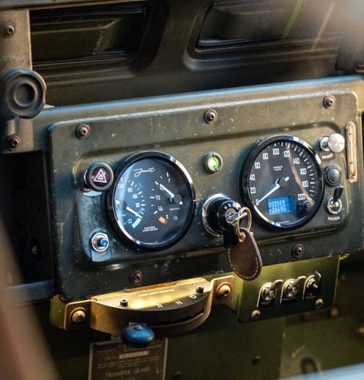 EV landreover instruments