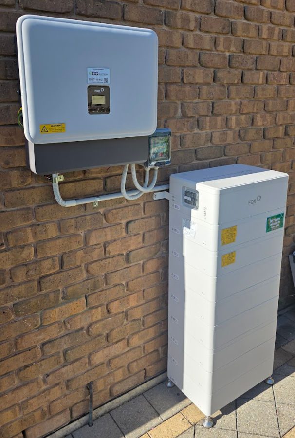 Fox ess hybrid solar battery inverter