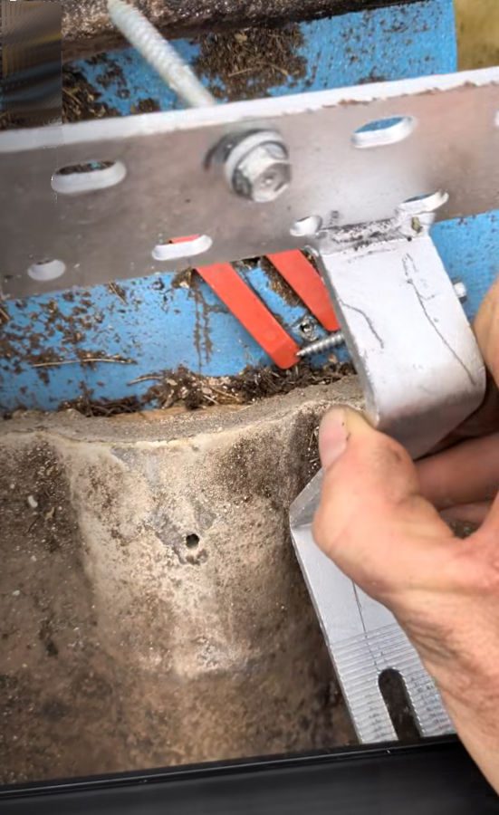 tile bracket for solar panels