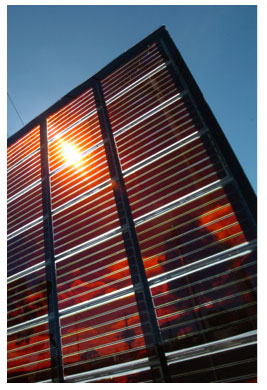 Solar panel made from dye sensitised solar cells